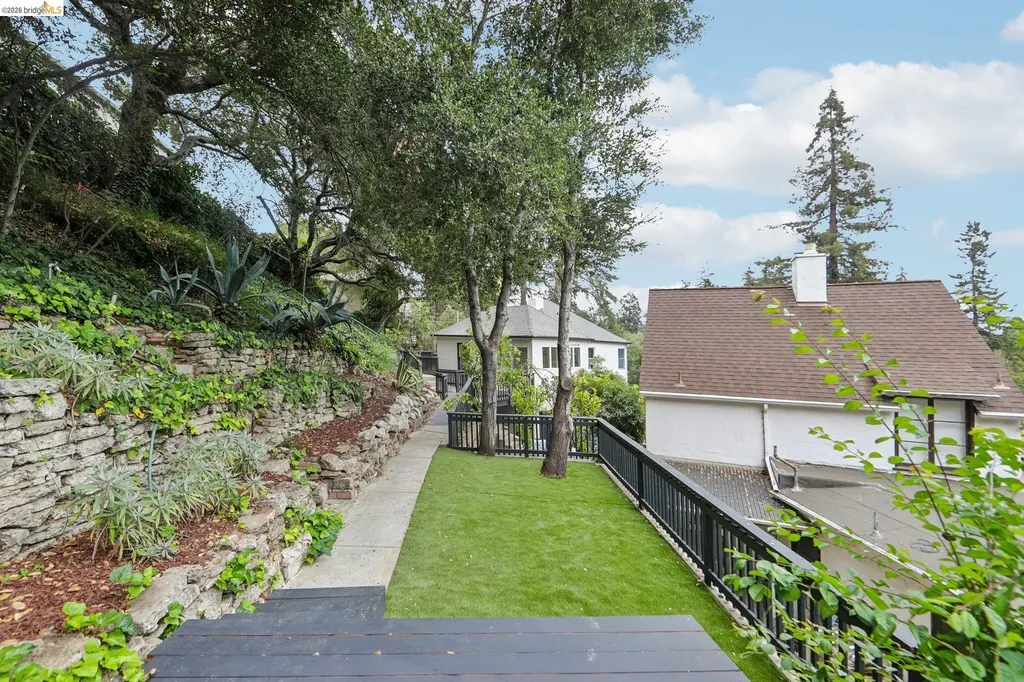 4049 Canon Avenue Oakland CA 94602