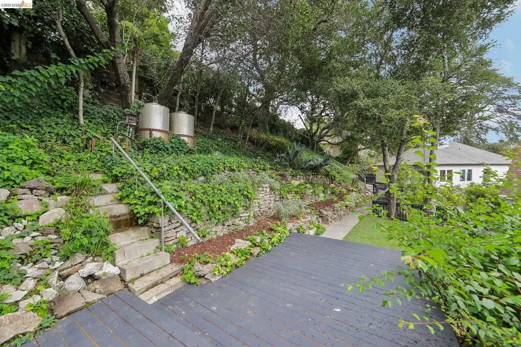4049 Canon Avenue Oakland CA 94602