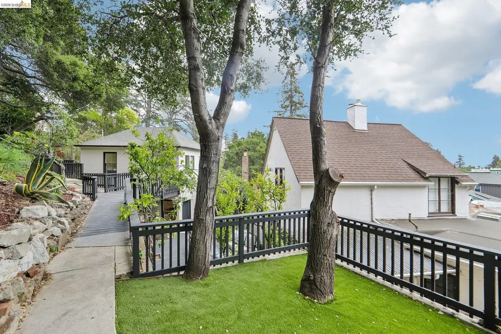 4049 Canon Avenue Oakland CA 94602