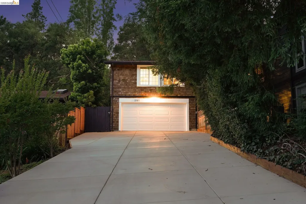 2185 Trafalgar Place Oakland CA 94611