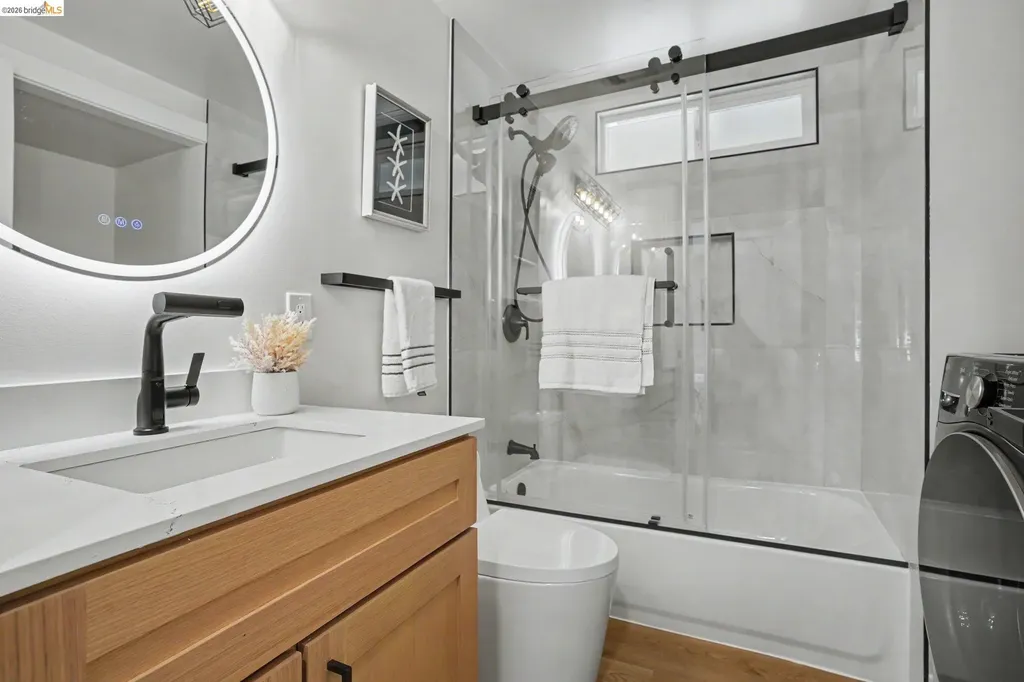 2185 Trafalgar Place Oakland CA 94611