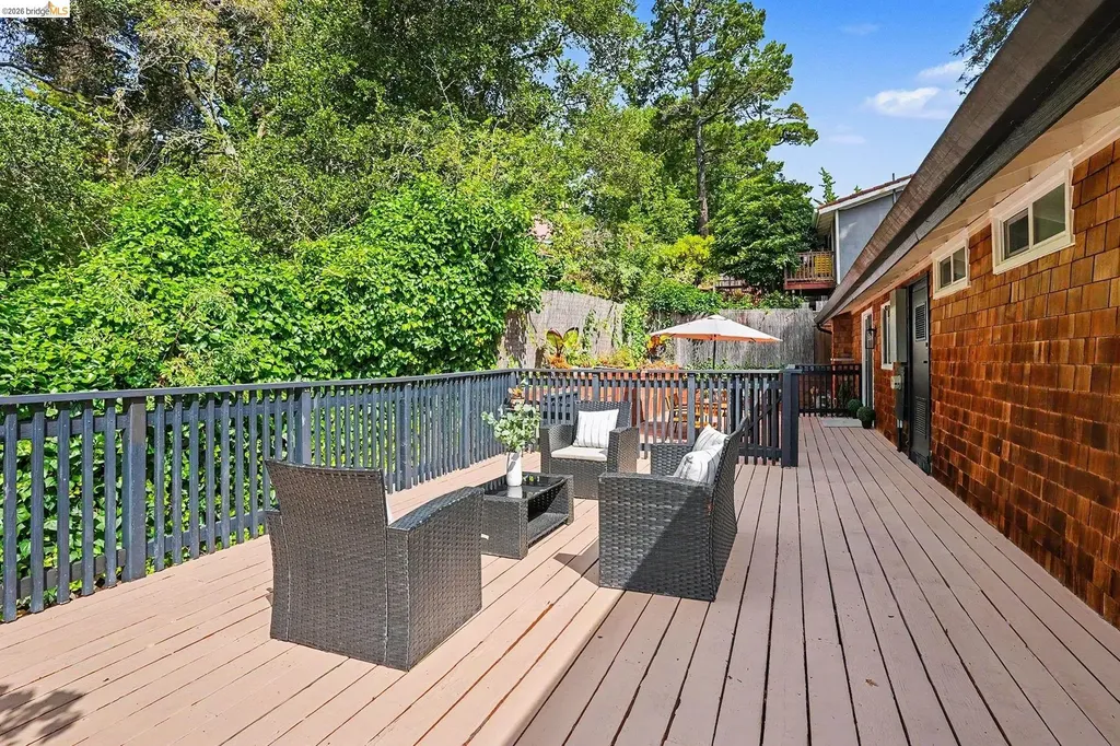 2185 Trafalgar Place Oakland CA 94611