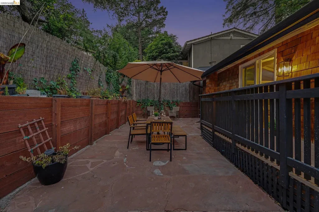 2185 Trafalgar Place Oakland CA 94611