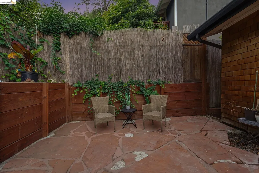 2185 Trafalgar Place Oakland CA 94611