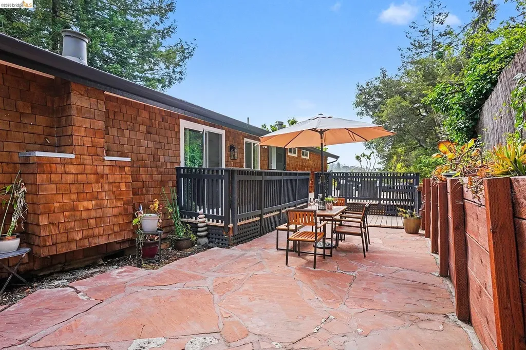 2185 Trafalgar Place Oakland CA 94611
