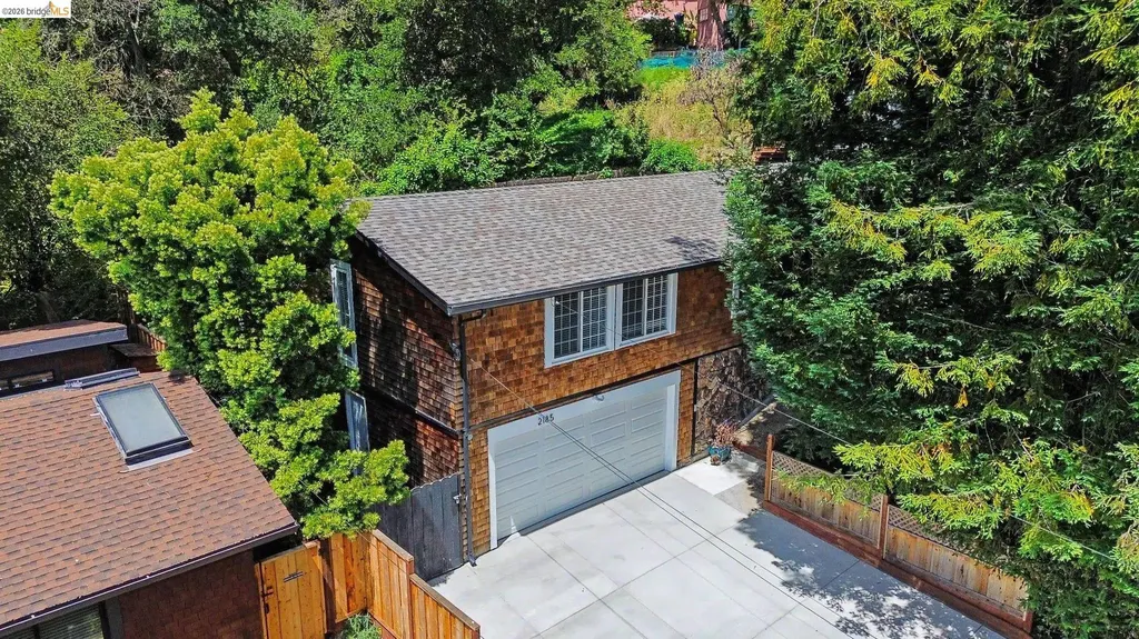 2185 Trafalgar Place Oakland CA 94611