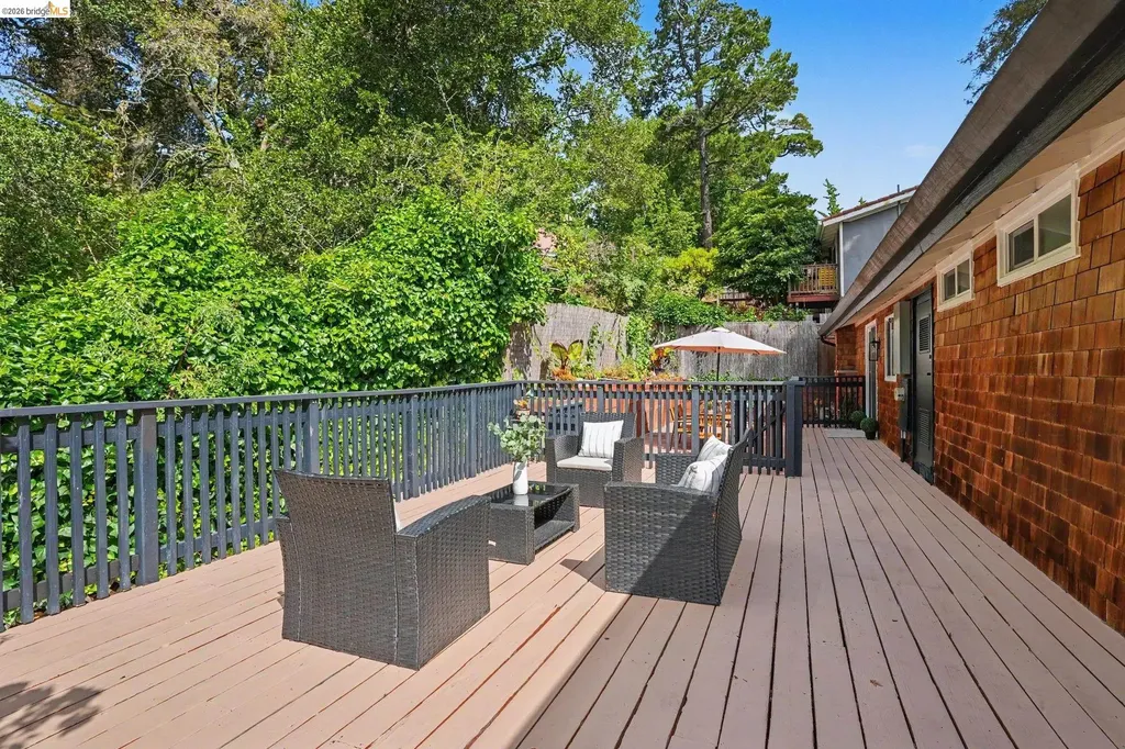 2185 Trafalgar Place Oakland CA 94611