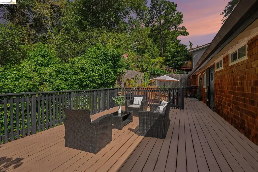 2185 Trafalgar Place Oakland CA 94611