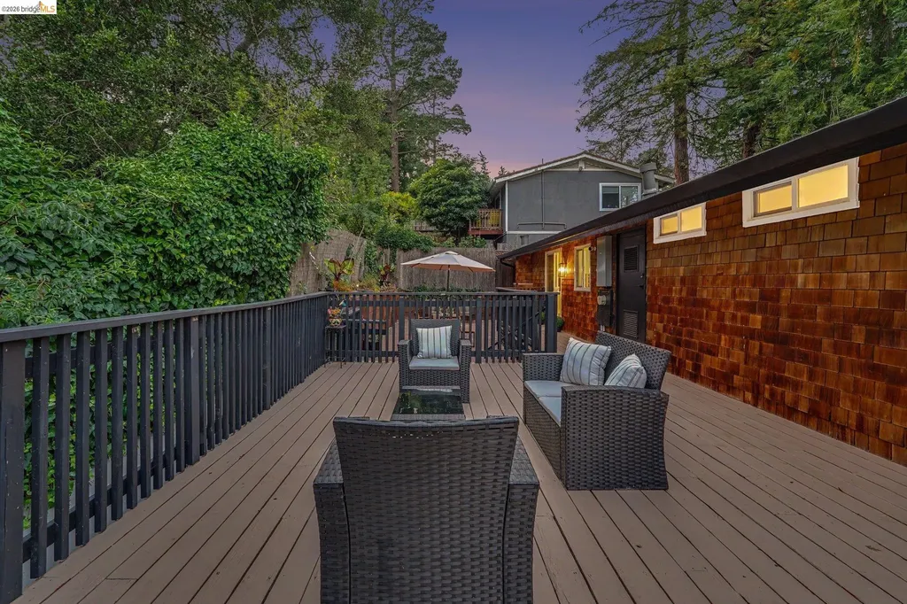 2185 Trafalgar Place Oakland CA 94611