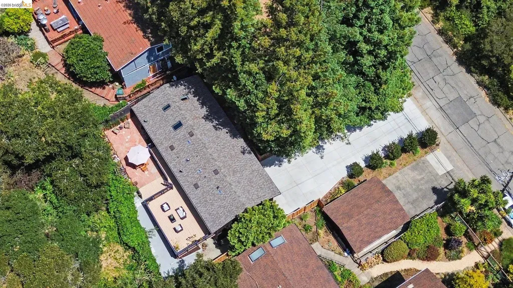 2185 Trafalgar Place Oakland CA 94611