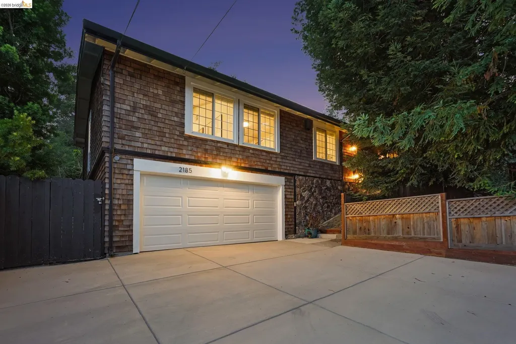 2185 Trafalgar Place Oakland CA 94611