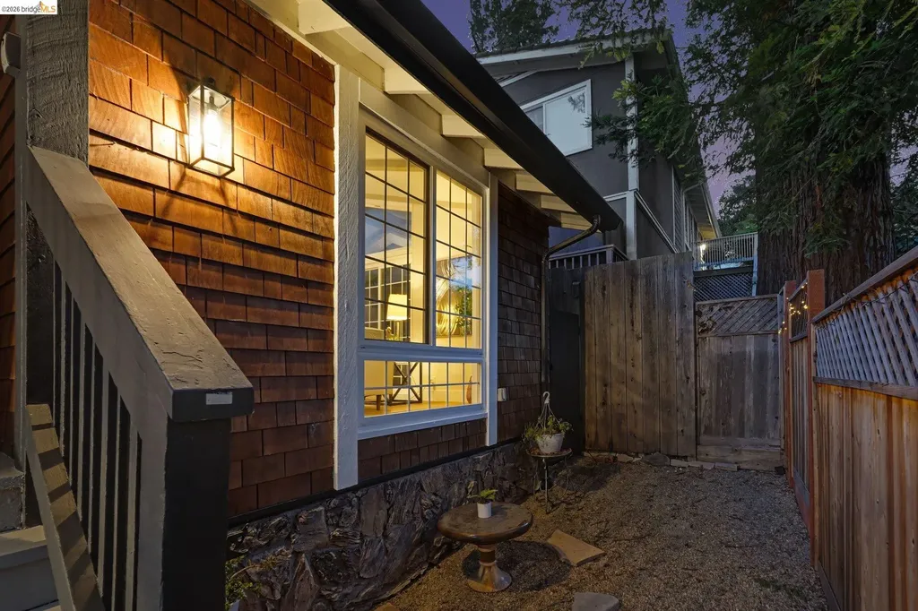 2185 Trafalgar Place Oakland CA 94611