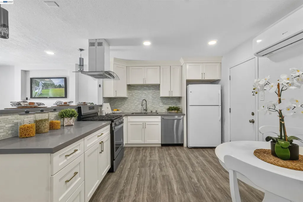 406 Mini Drive Vallejo CA 94589