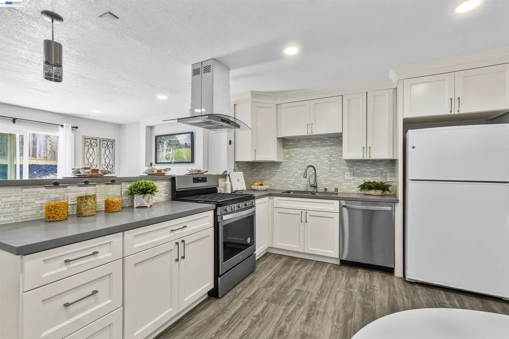 406 Mini Drive Vallejo CA 94589