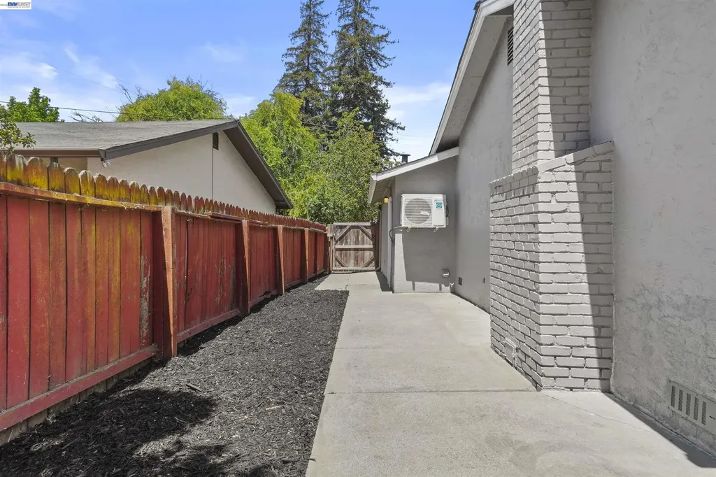 406 Mini Drive Vallejo CA 94589
