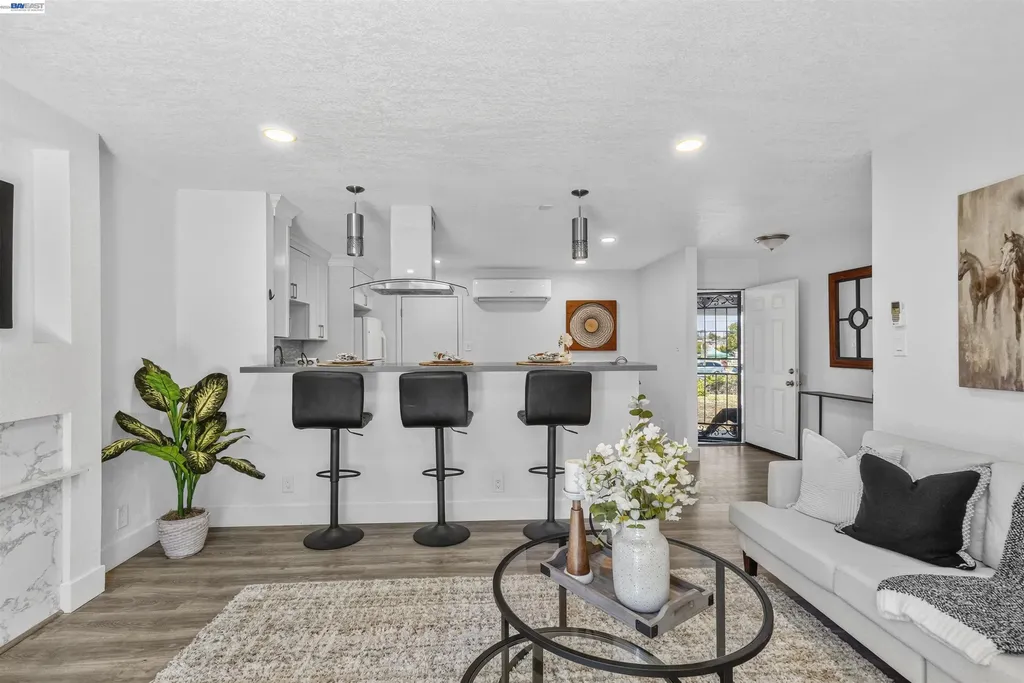 406 Mini Drive Vallejo CA 94589