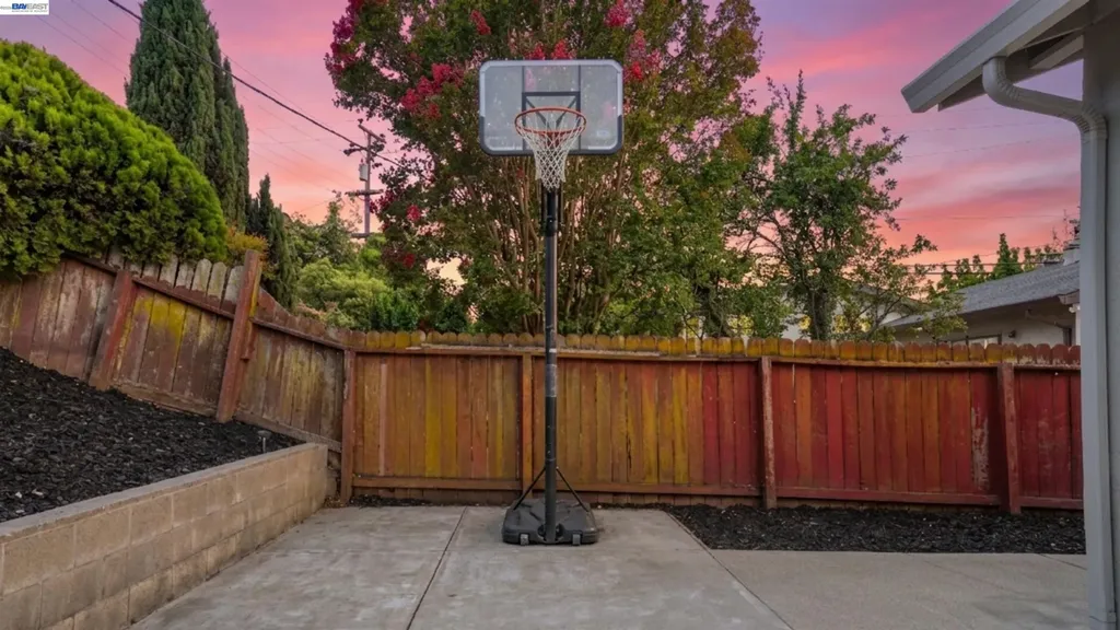 406 Mini Drive Vallejo CA 94589