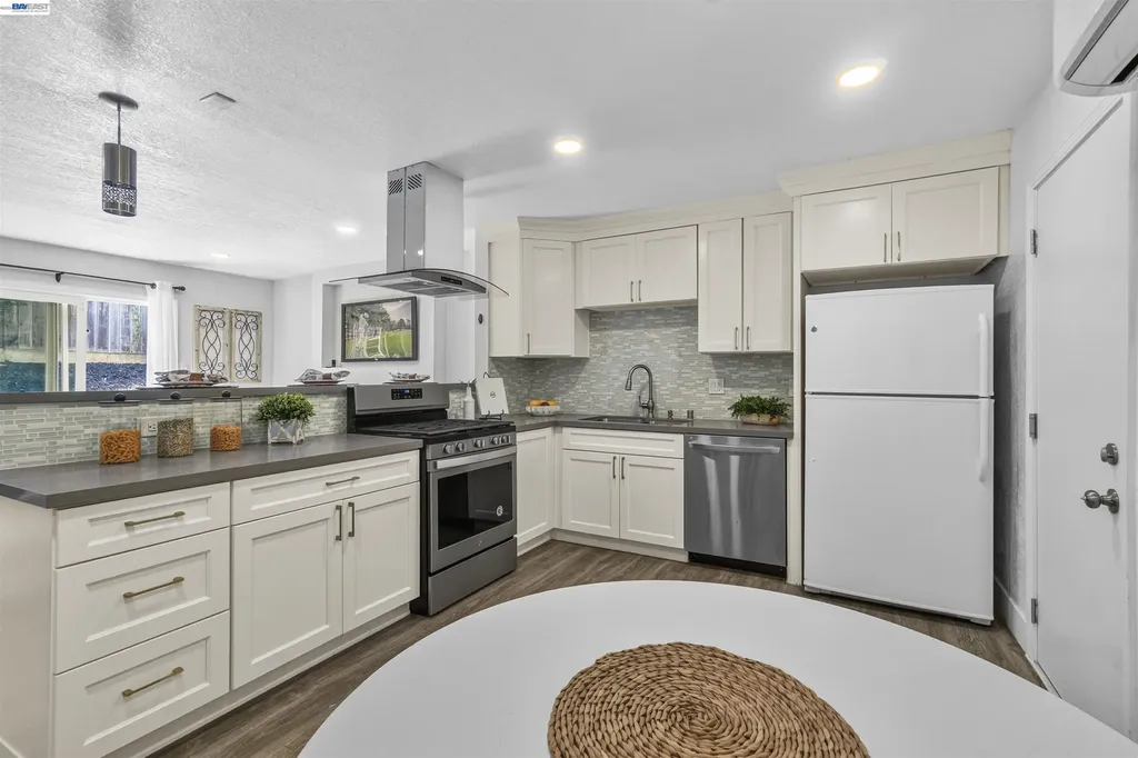 406 Mini Drive Vallejo CA 94589