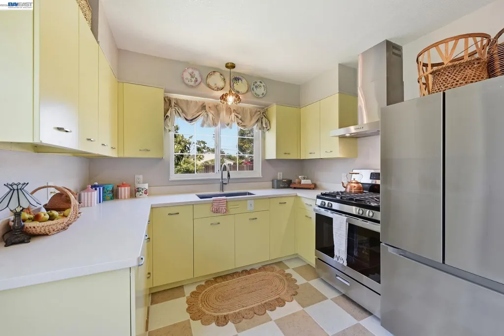 1135 Via Esperanza San Lorenzo CA 94580