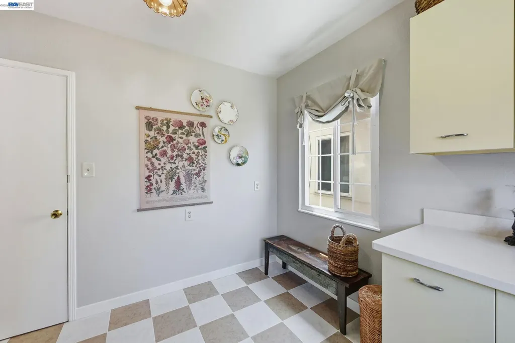1135 Via Esperanza San Lorenzo CA 94580