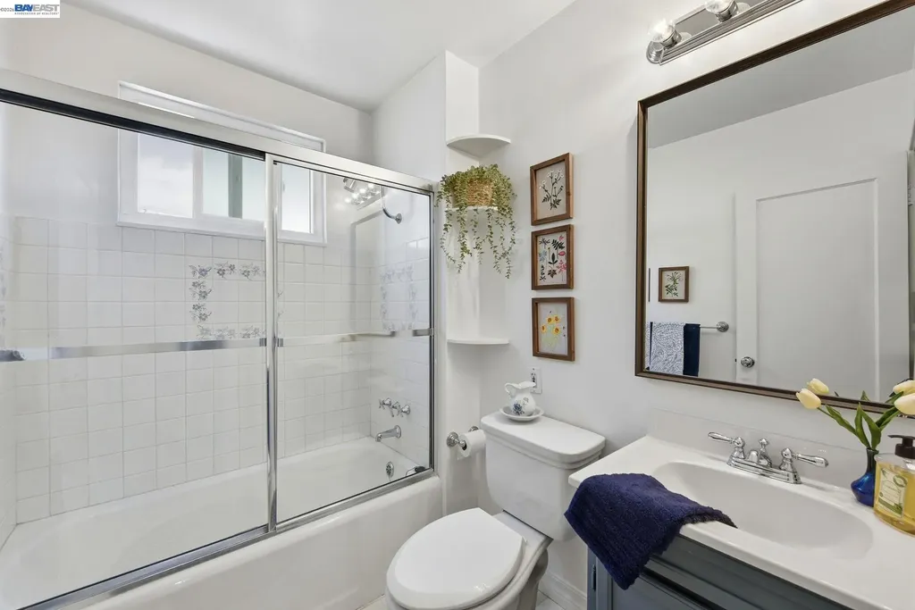1135 Via Esperanza San Lorenzo CA 94580