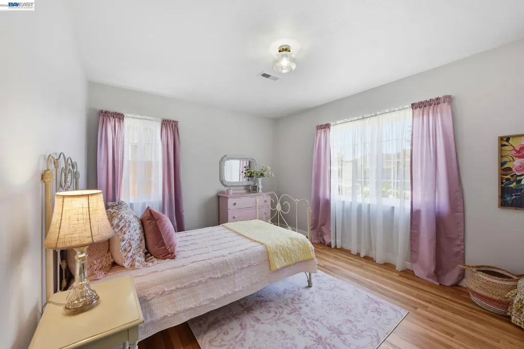 1135 Via Esperanza San Lorenzo CA 94580