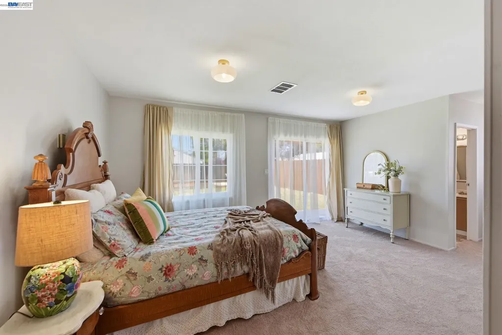 1135 Via Esperanza San Lorenzo CA 94580