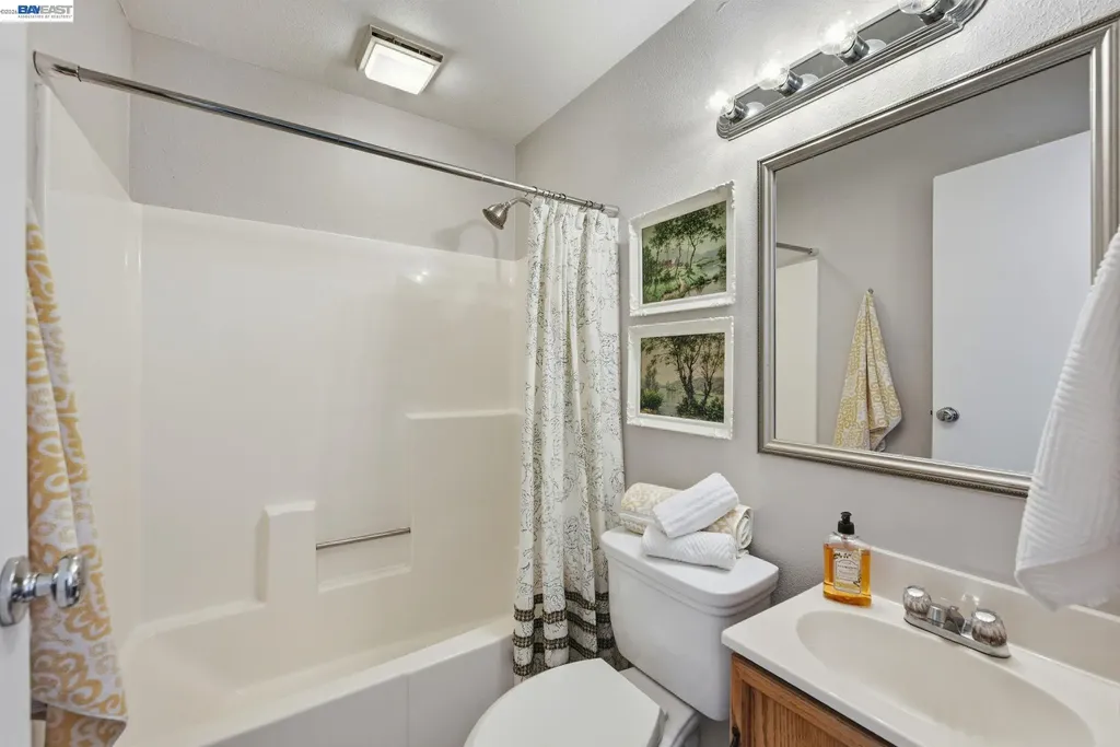 1135 Via Esperanza San Lorenzo CA 94580