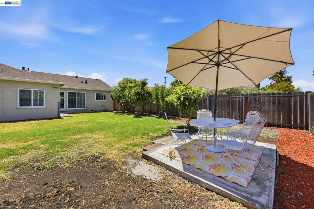1135 Via Esperanza San Lorenzo CA 94580
