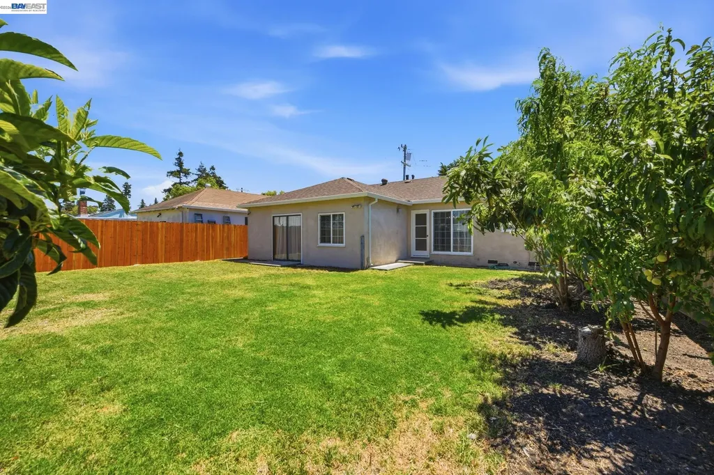 1135 Via Esperanza San Lorenzo CA 94580