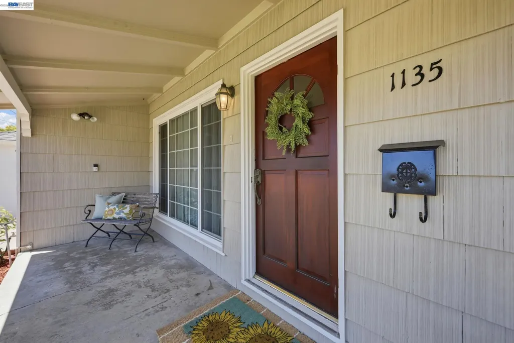 1135 Via Esperanza San Lorenzo CA 94580