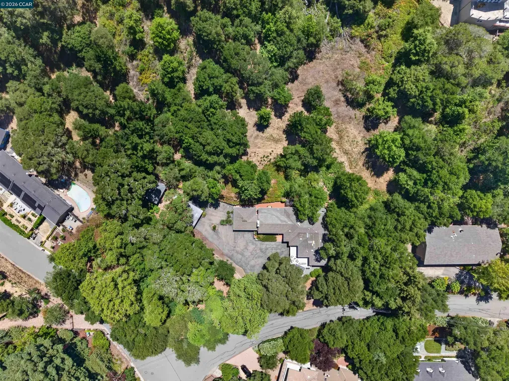 1 Greenwood Court Orinda CA 94563