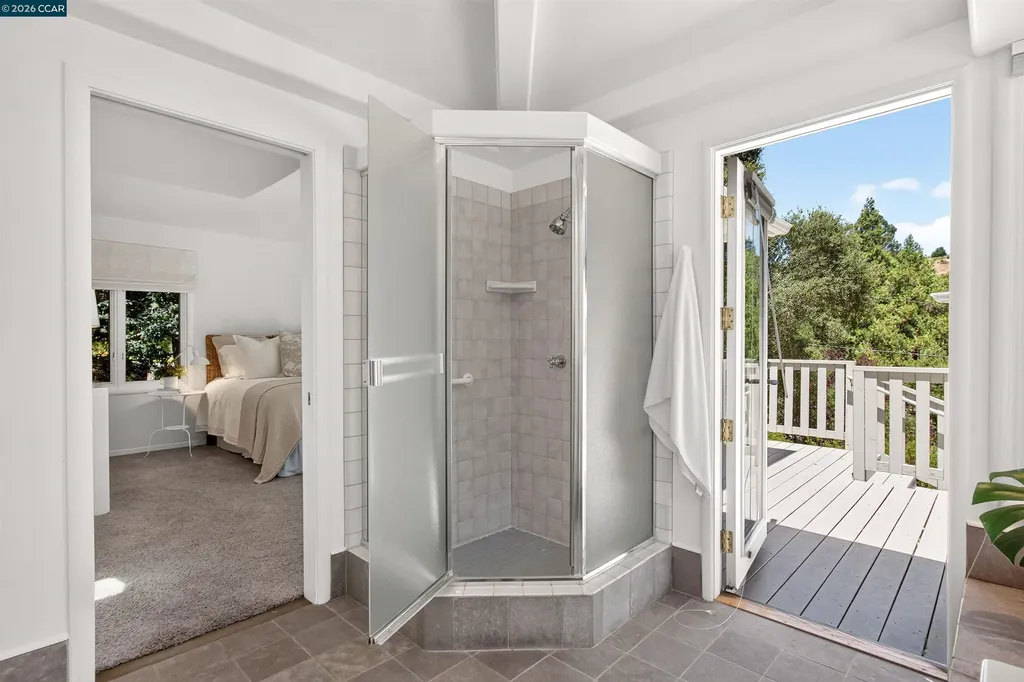 1 Greenwood Court Orinda CA 94563