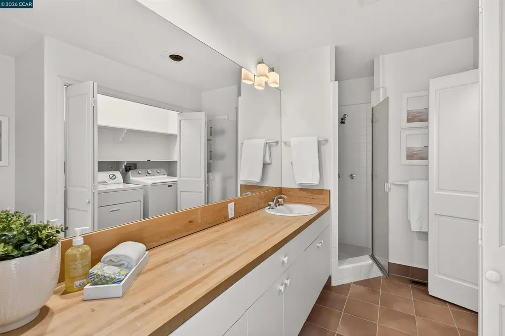 1 Greenwood Court Orinda CA 94563