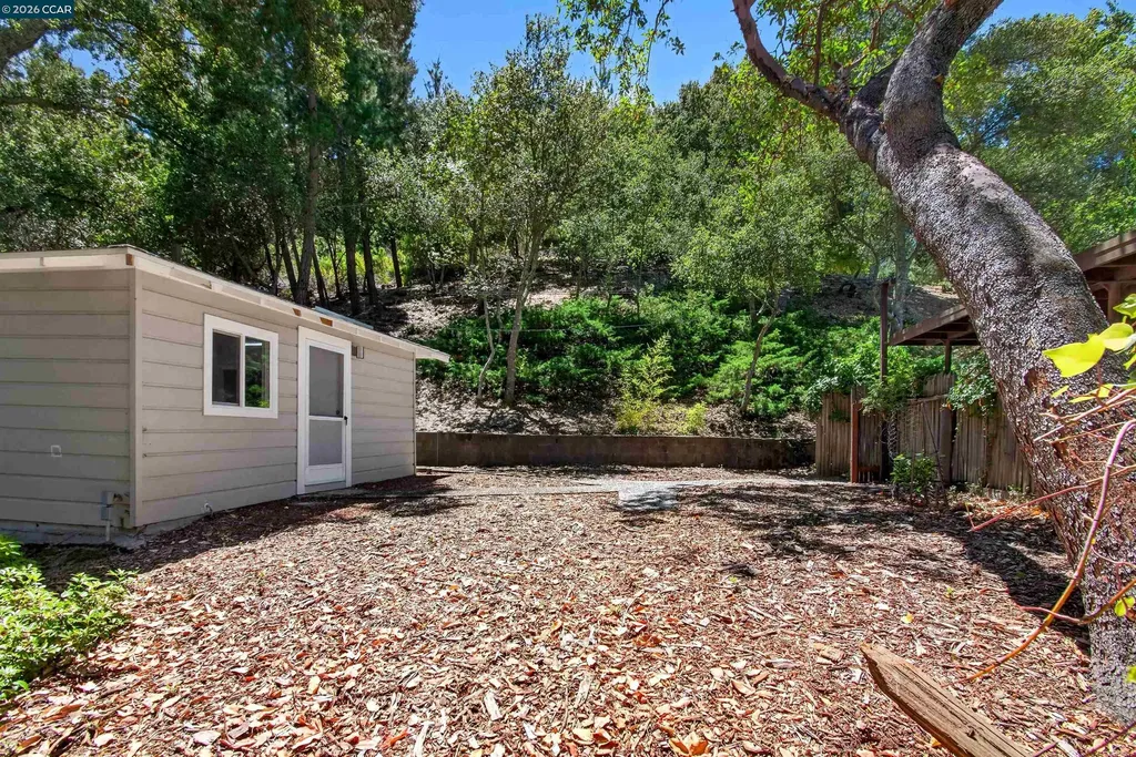 1 Greenwood Court Orinda CA 94563
