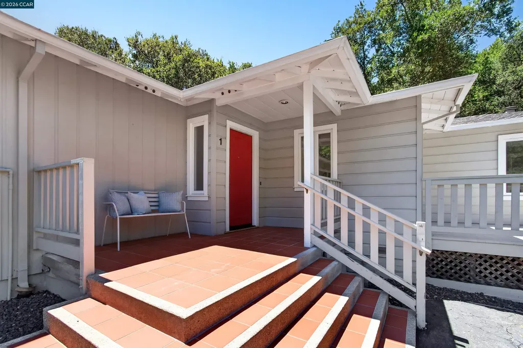 1 Greenwood Court Orinda CA 94563