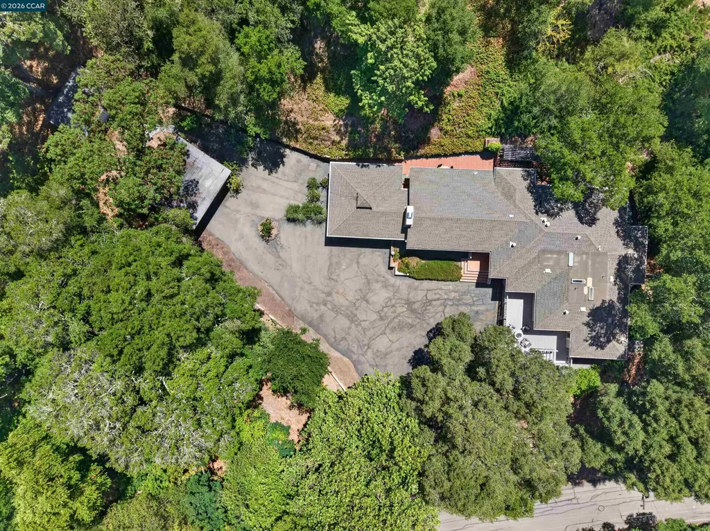 1 Greenwood Court Orinda CA 94563