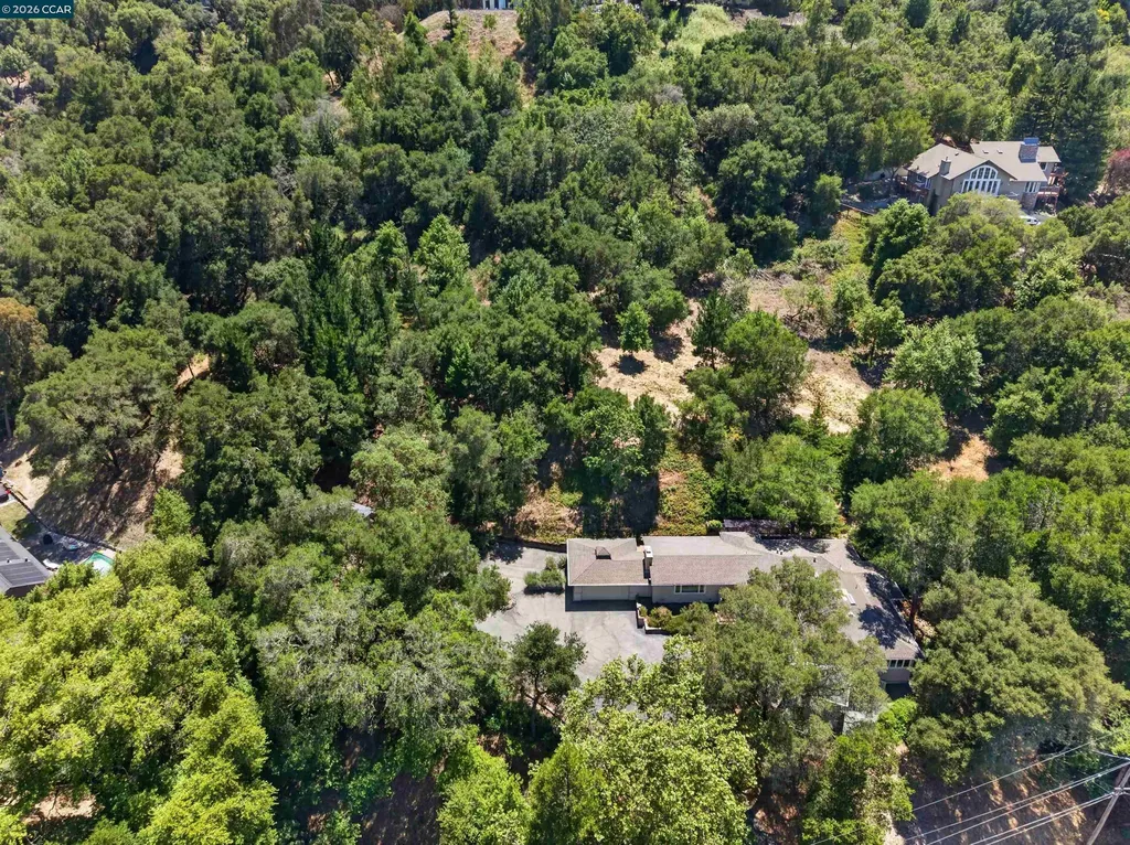 1 Greenwood Court Orinda CA 94563