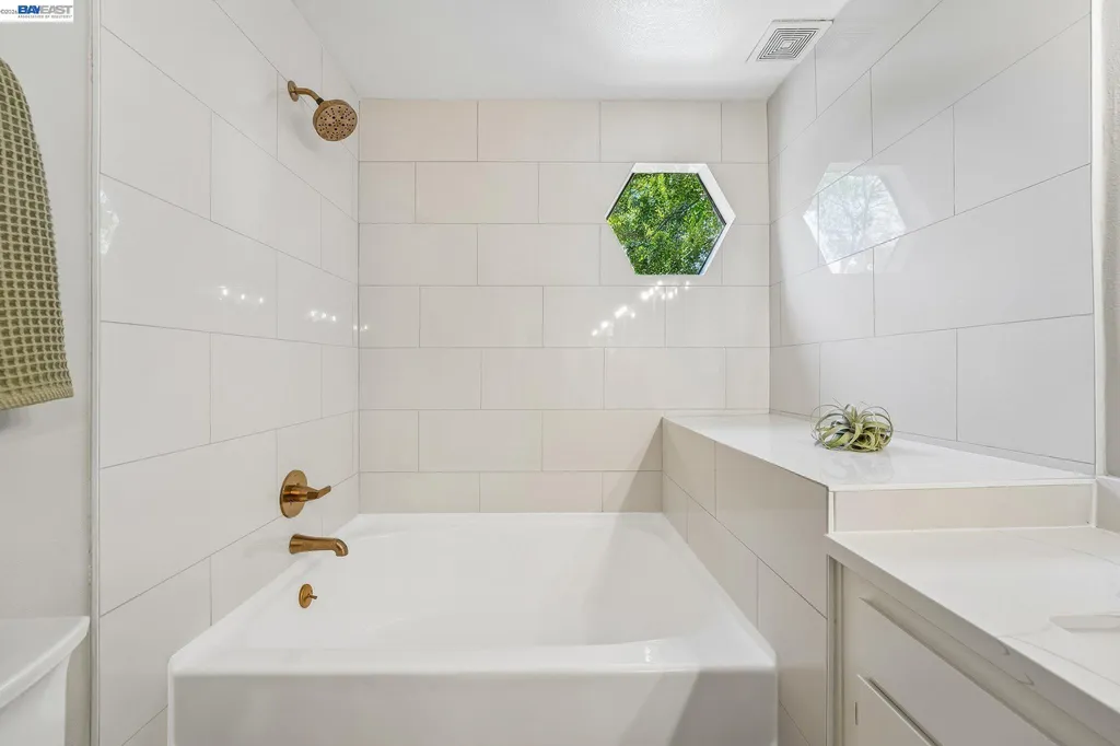 505 Lagunaria Lane Alameda CA 94502