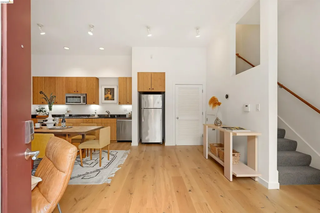 21 Covent Lane Oakland CA 94608