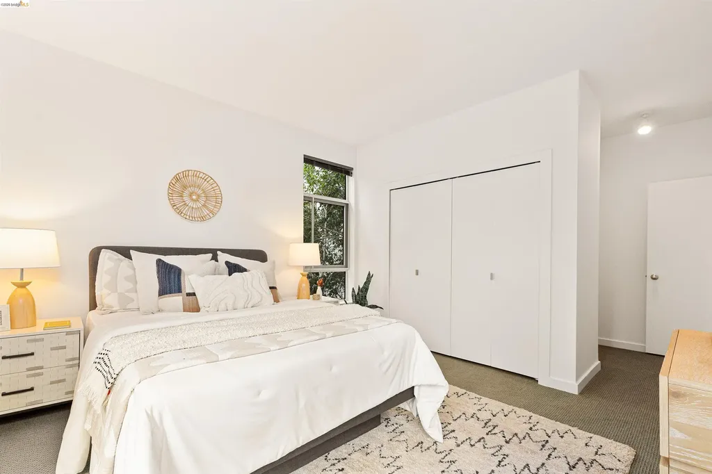 21 Covent Lane Oakland CA 94608