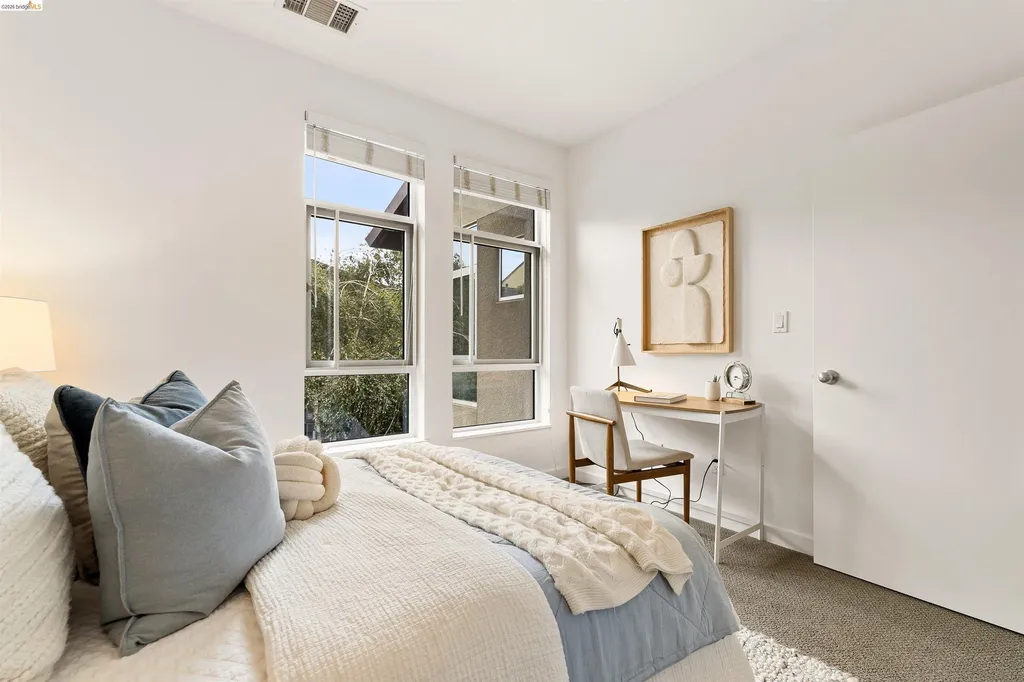 21 Covent Lane Oakland CA 94608