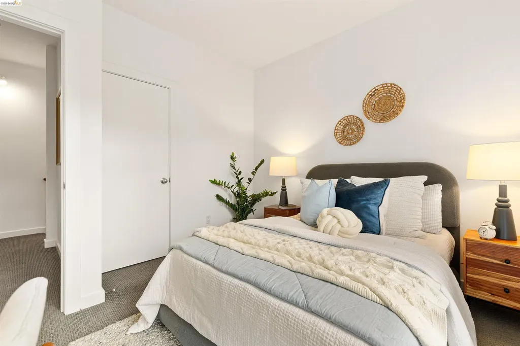 21 Covent Lane Oakland CA 94608