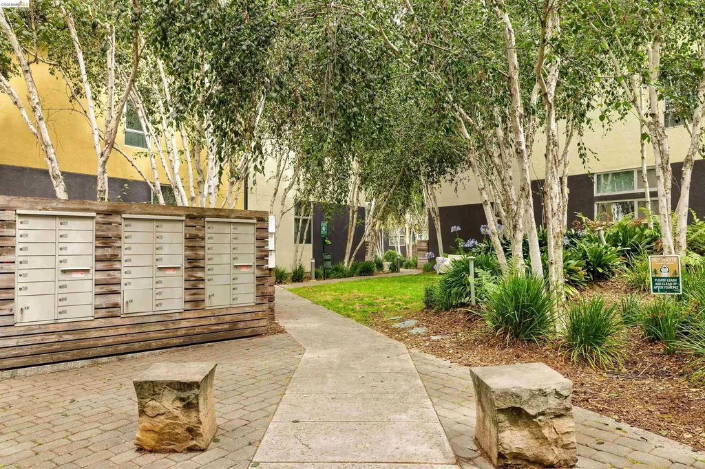 21 Covent Lane Oakland CA 94608