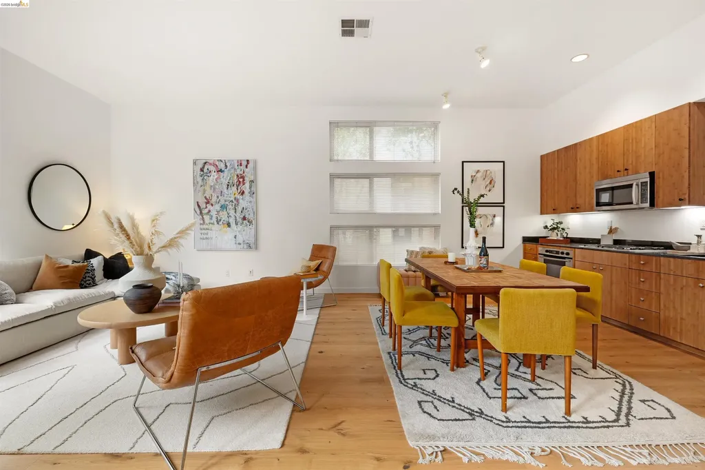 21 Covent Lane Oakland CA 94608
