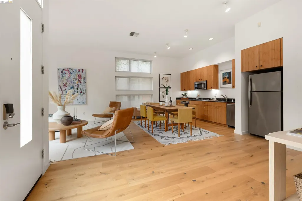 21 Covent Lane Oakland CA 94608