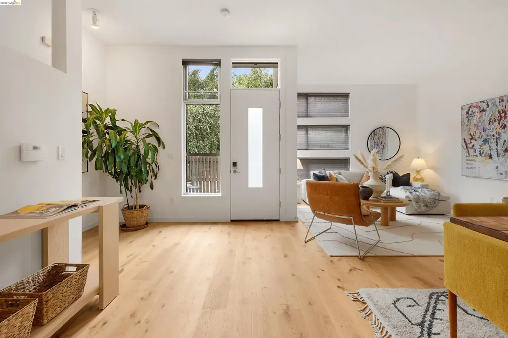 21 Covent Lane Oakland CA 94608
