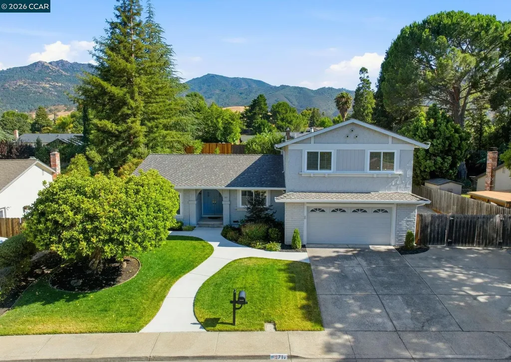 717 Bloching Circle Clayton CA 94517