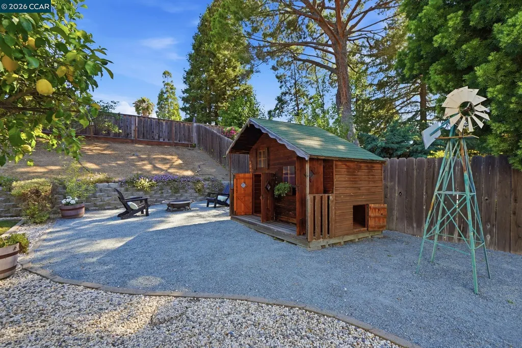 717 Bloching Circle Clayton CA 94517