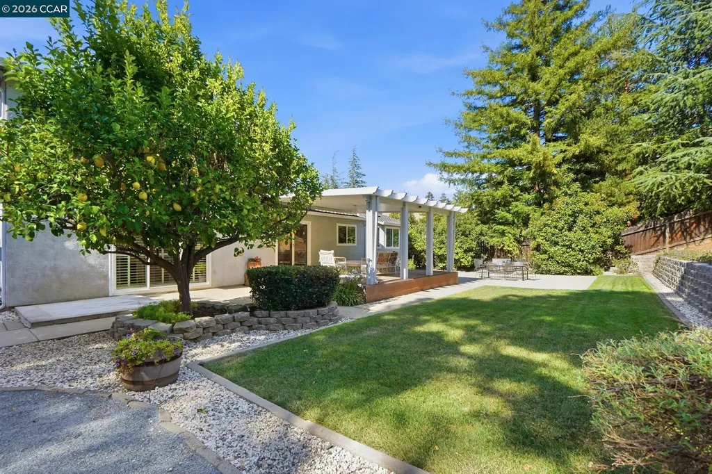 717 Bloching Circle Clayton CA 94517